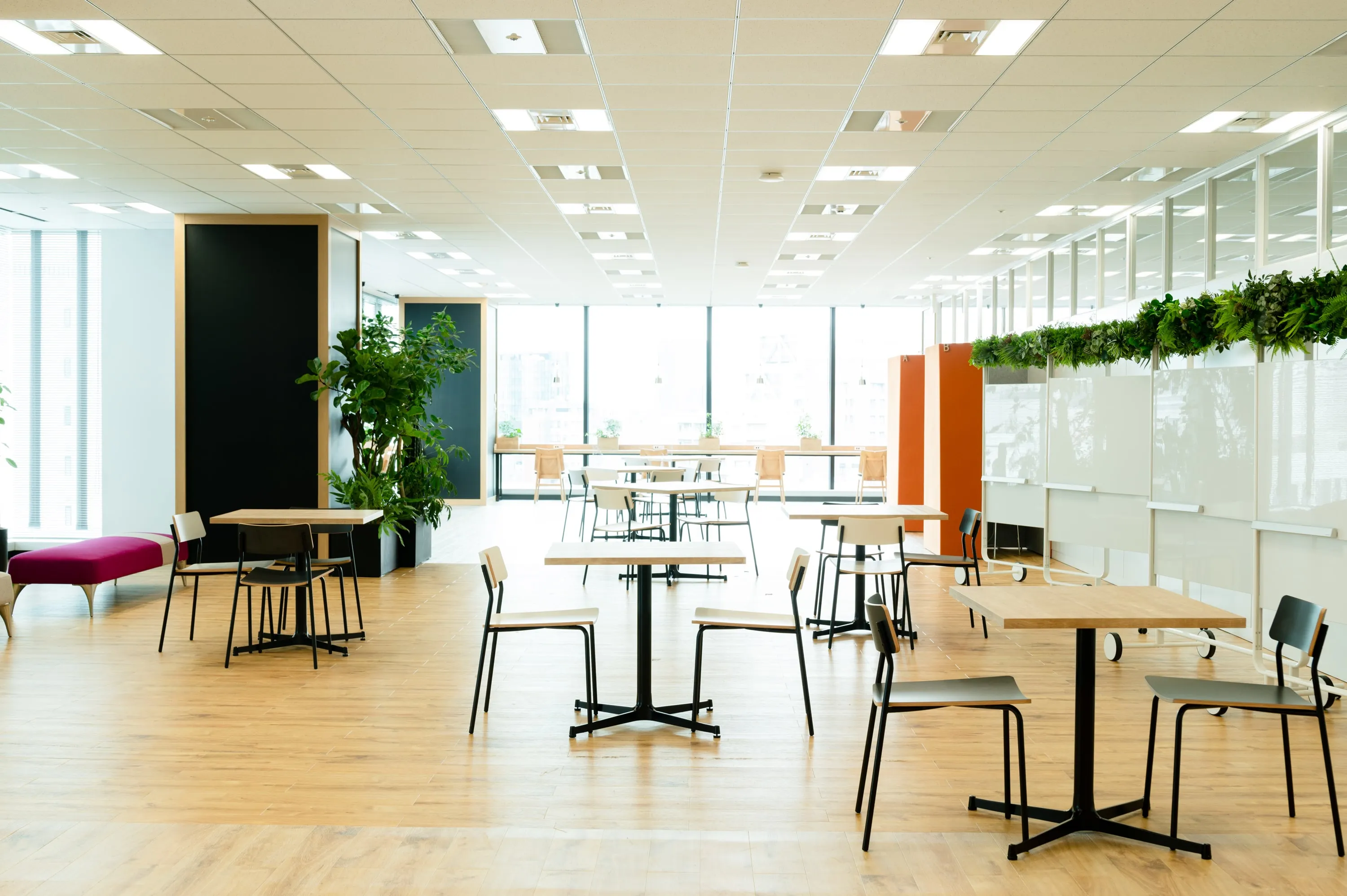 ABWとは？フリーアドレスとの違いや導入企業を解説