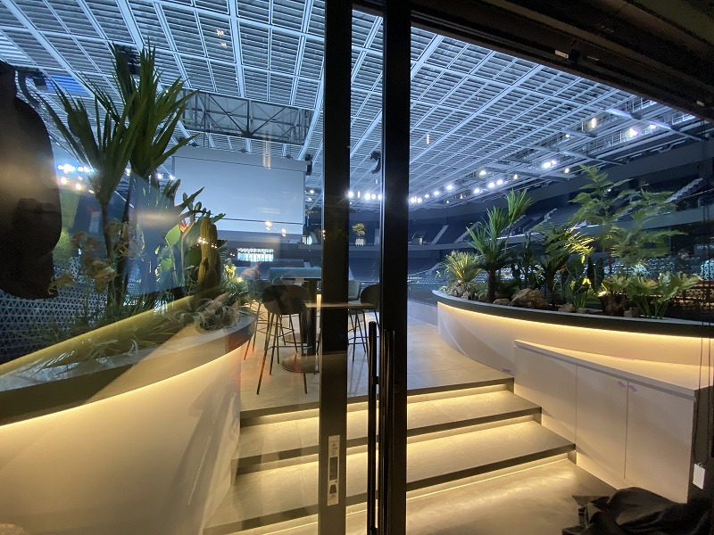TOYOTA ARENA TOKYO JAPAN AIRLINES TERRACE SUITEのフェイクグリーン植栽